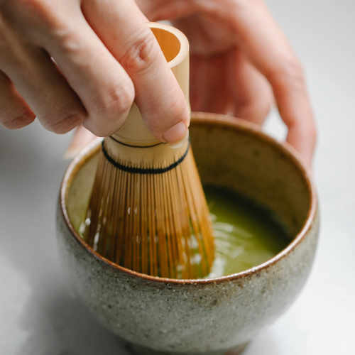 Πάτησε Εδώ για να πάρεις το Παραδοσιακό Matcha Whisk από Bamboo